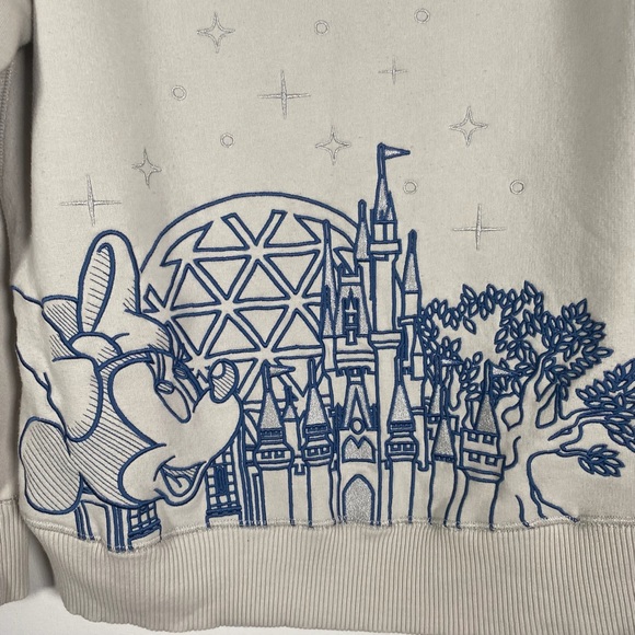 Disney Parks Women’s Size Medium Walt Disney World 2018 Sweatshirt Embroidered - Picture 3 of 10